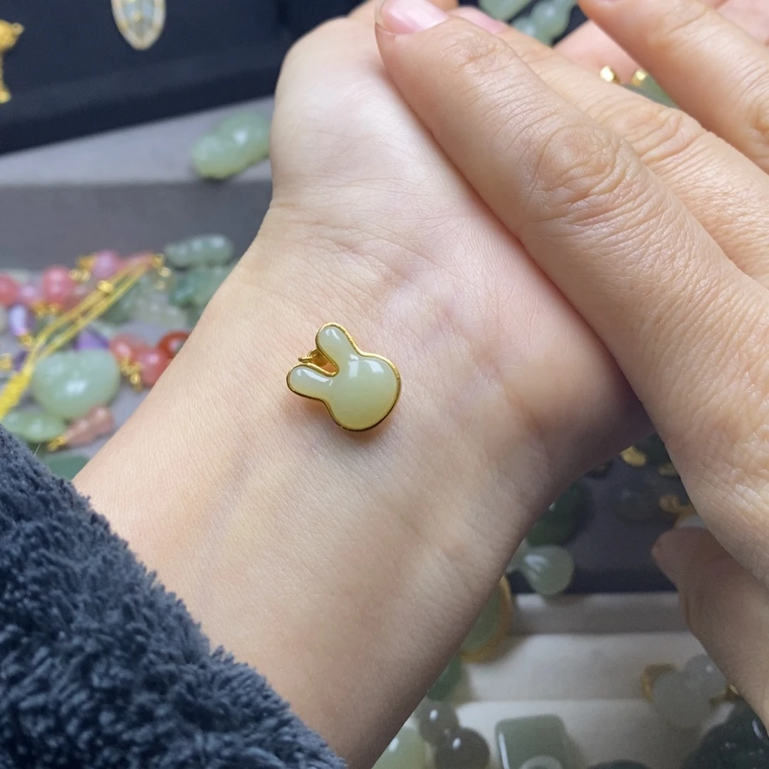 冰***儿和田玉银S925镶嵌颈饰