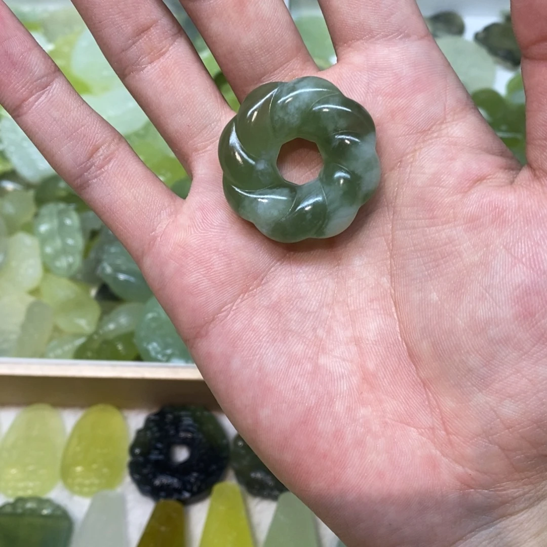 岫玉未镶嵌吊坠(不含链)