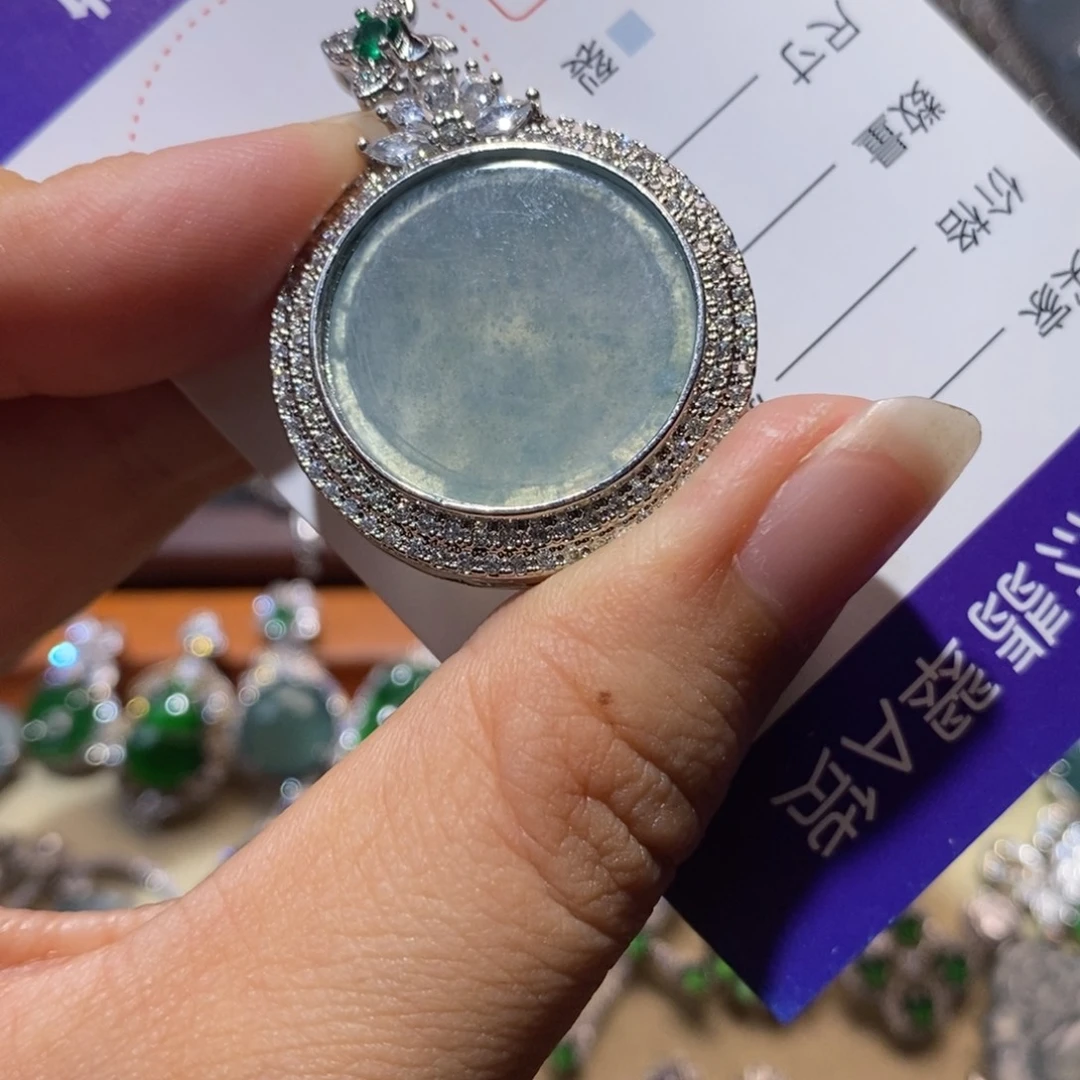 颈饰未镶嵌翡翠翡翠