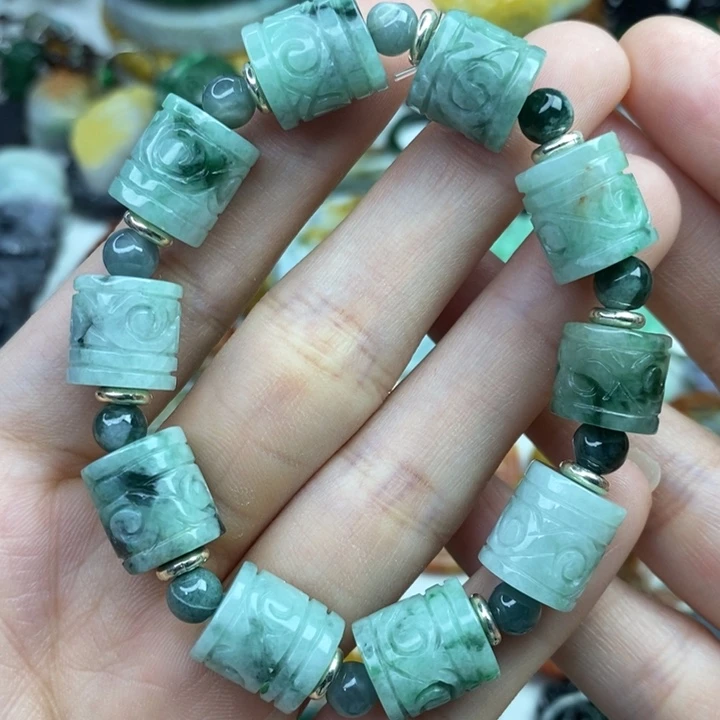 颈饰未镶嵌翡翠吊坠