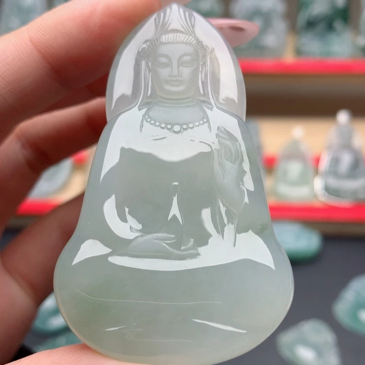 佳***禄颈饰未镶嵌翡翠素衣观音