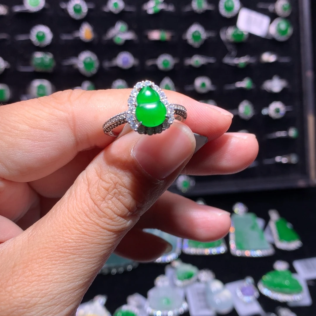 翡翠银S925镶嵌颈饰翡翠