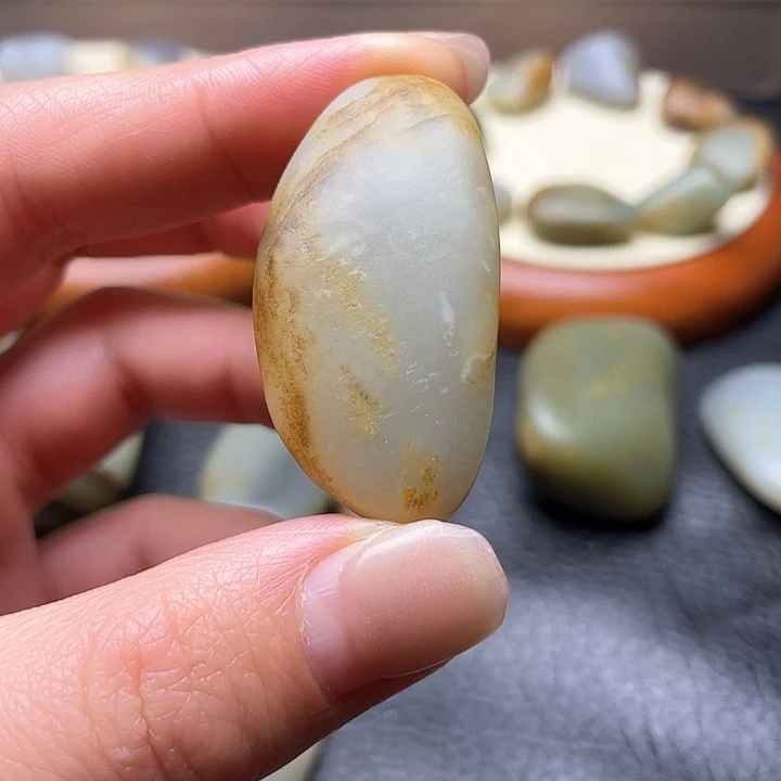 和田玉颈饰未镶嵌1