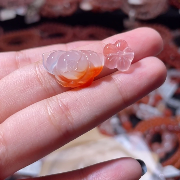 南红玛瑙未镶嵌莲花打孔备注、梅花1430