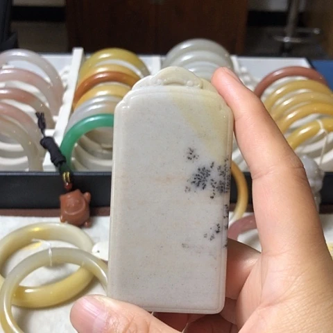 石英质玉未镶嵌手把件