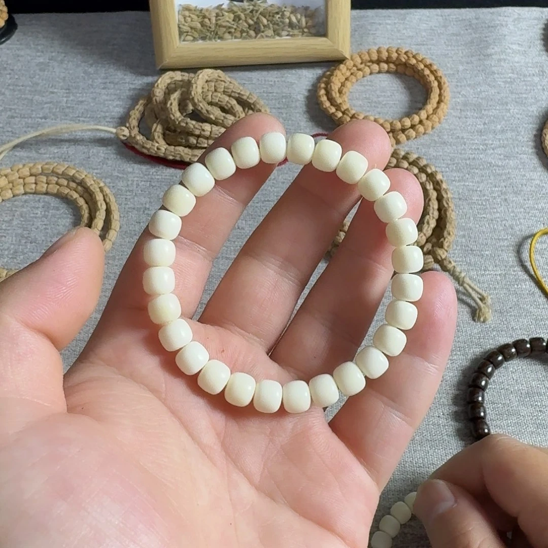 吊坠白玉菩提手串