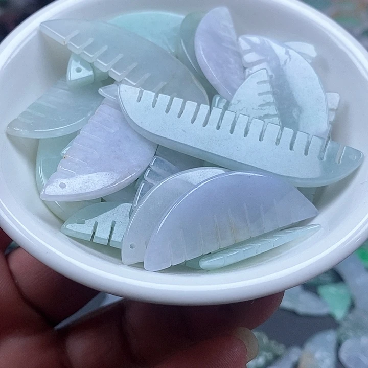 吊坠(不含链)未镶嵌翡翠一个20