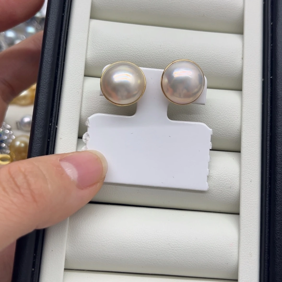 耳饰拼合珍珠（马贝珠）18K金镶嵌