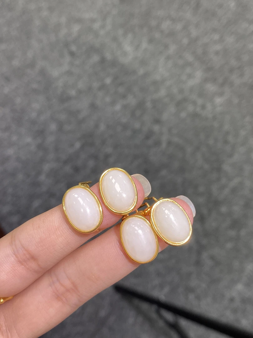 YL004天然和田玉S925银镶嵌白玉蛋面耳饰多样性发其一