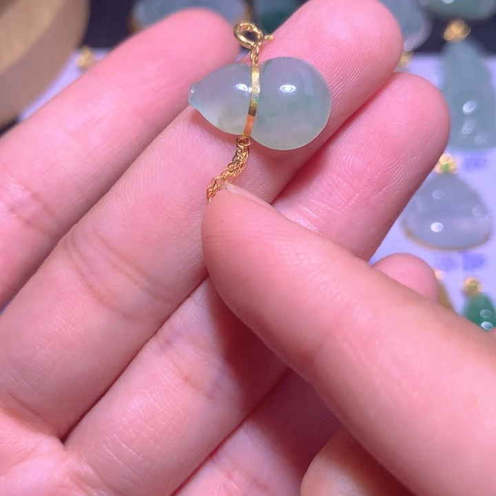 颈饰18K金镶嵌翡翠翡翠