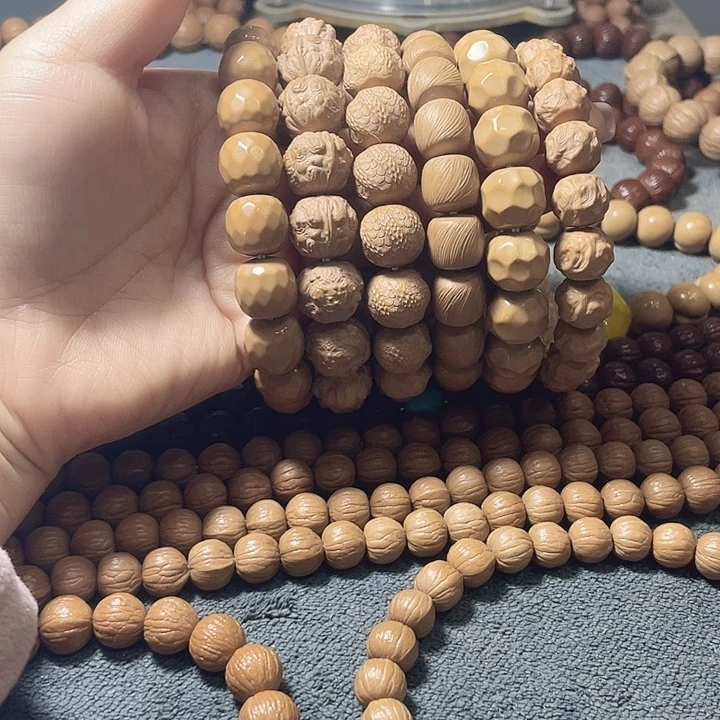 粗***汉吊坠猴头核桃猴头