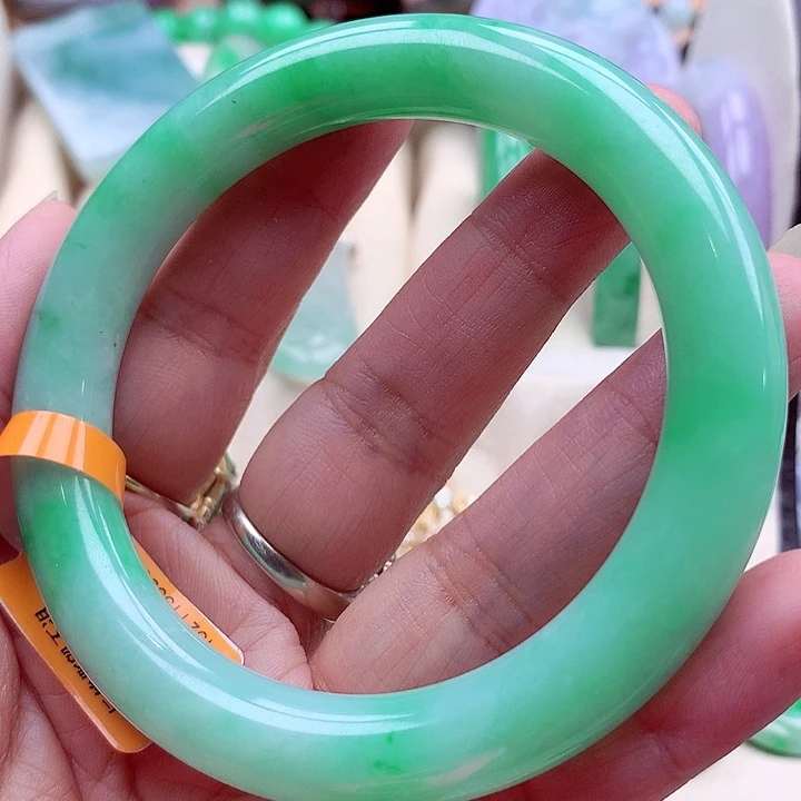 翡翠未镶嵌手镯翡翠