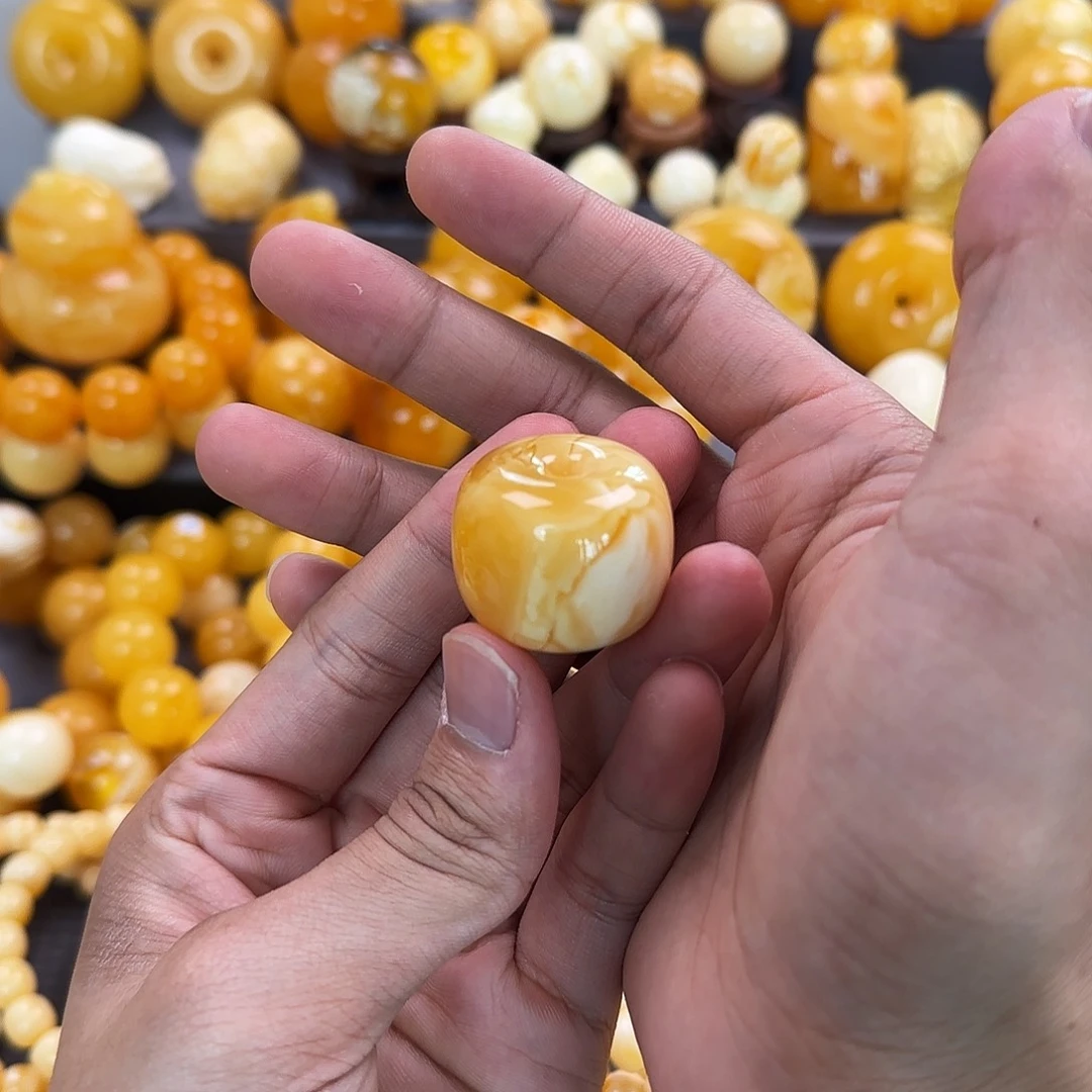琥珀未镶嵌珠宝奇石