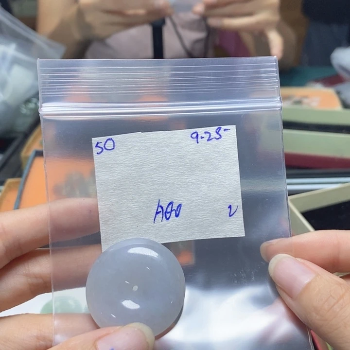 愤***虎定制翡翠未镶嵌不退