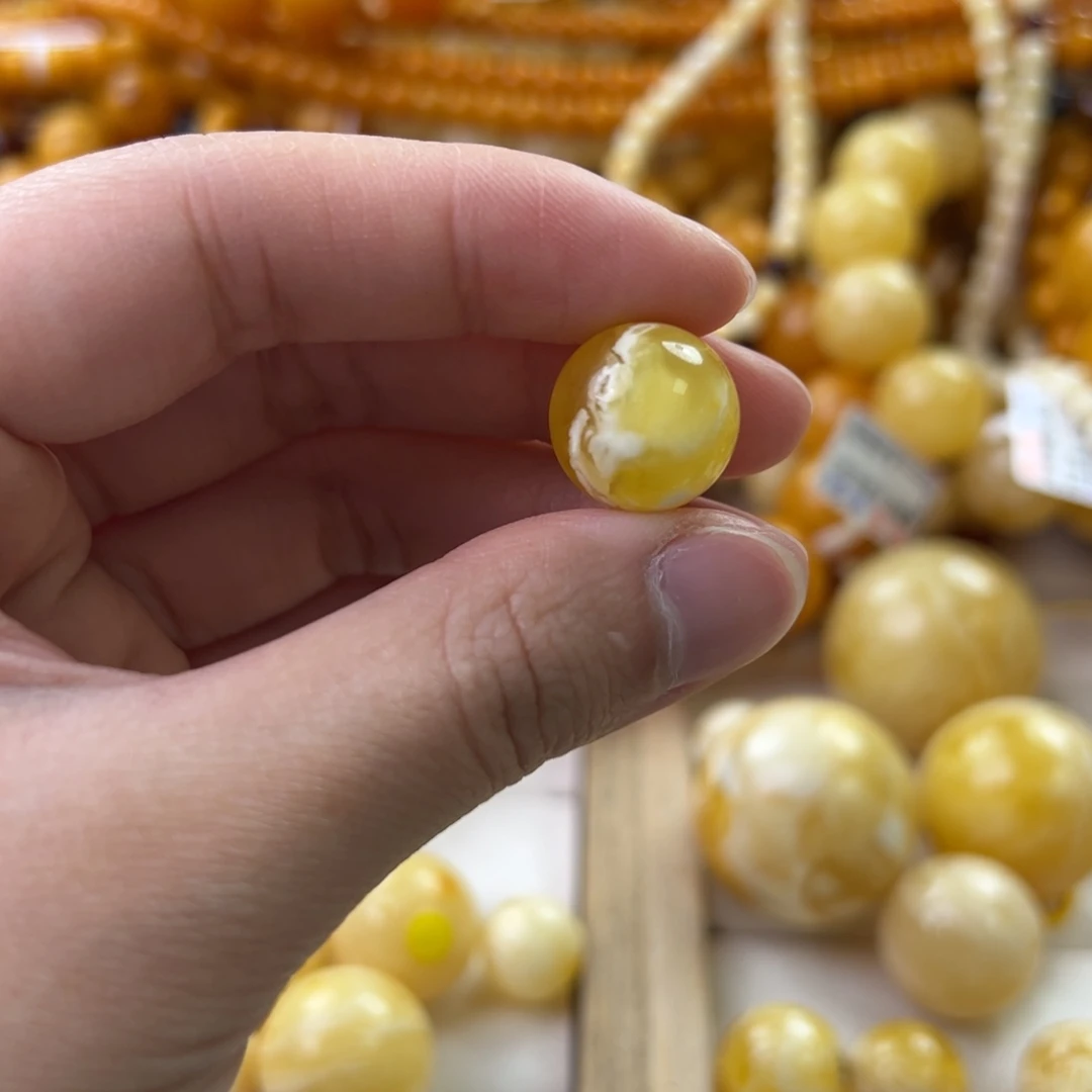 琥珀珠宝奇石未镶嵌