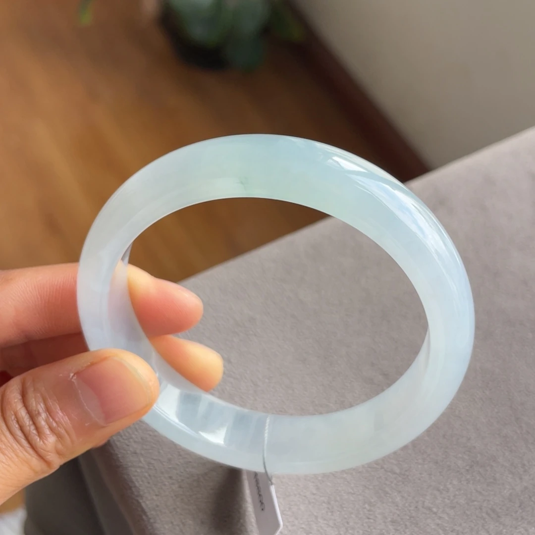 翡翠未镶嵌手镯冰透