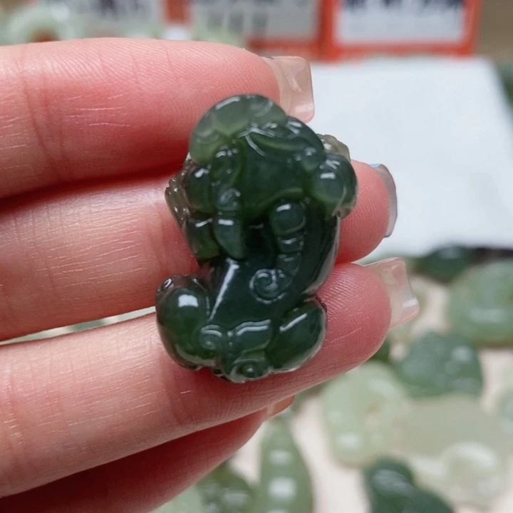 和田玉未镶嵌车挂H***²