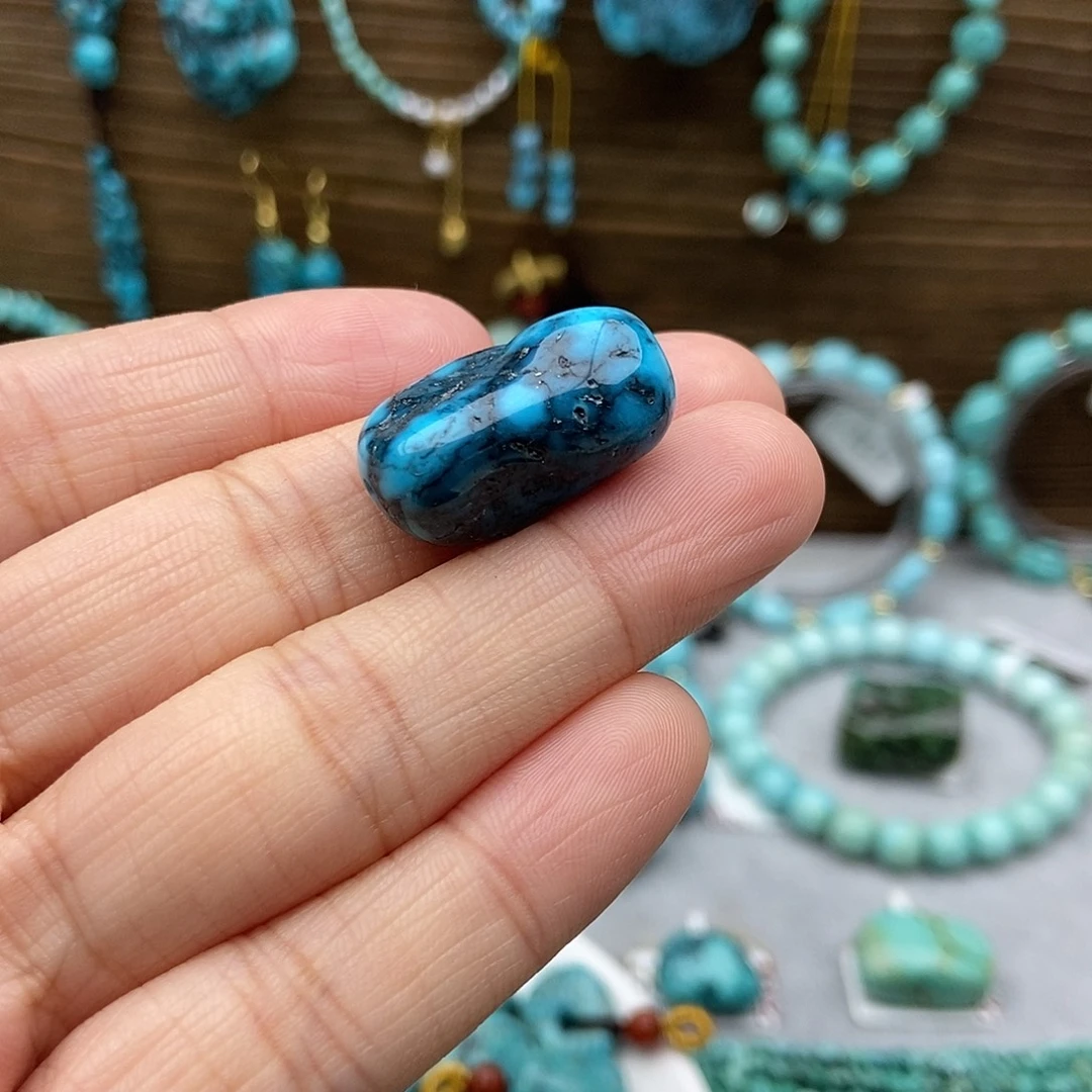 W***。绿松石未镶嵌随型吊坠