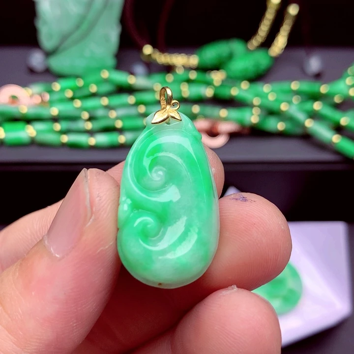 翡翠未镶嵌吊坠(不含链)