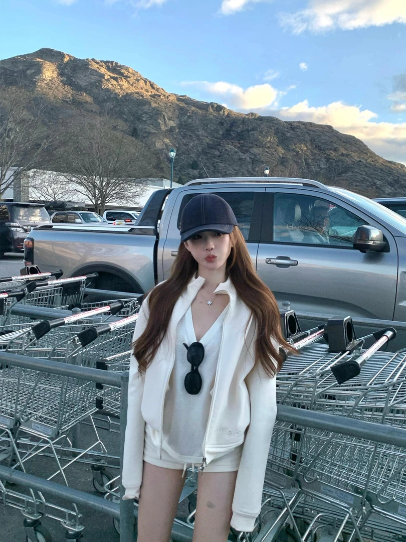 设计感辣妹气质宽松开衫外套T恤上衣女2025早秋新款显瘦短裤套装