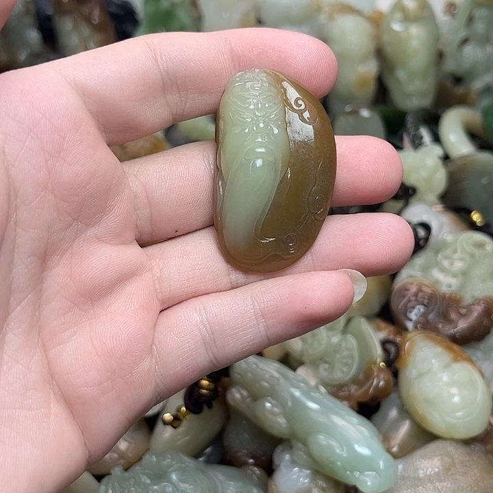 和田玉未镶嵌挂件