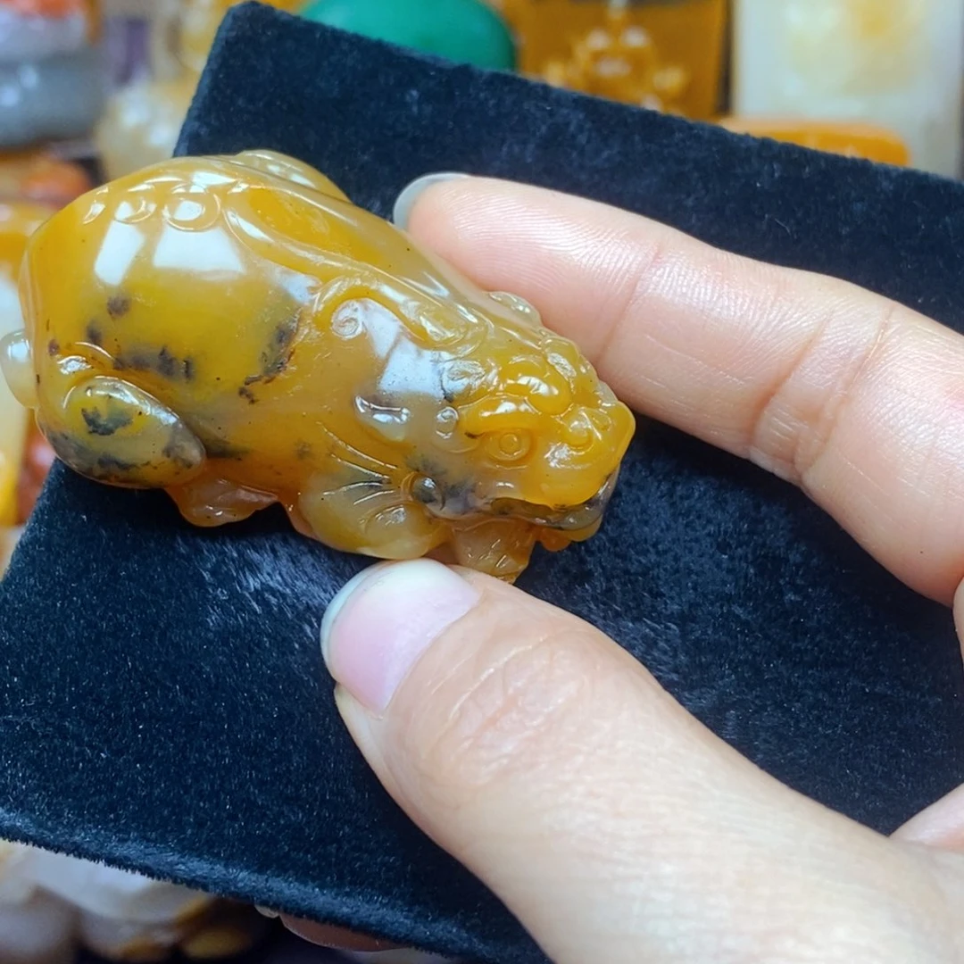 未镶嵌石英质玉（黄龙玉）吊坠(不含链)