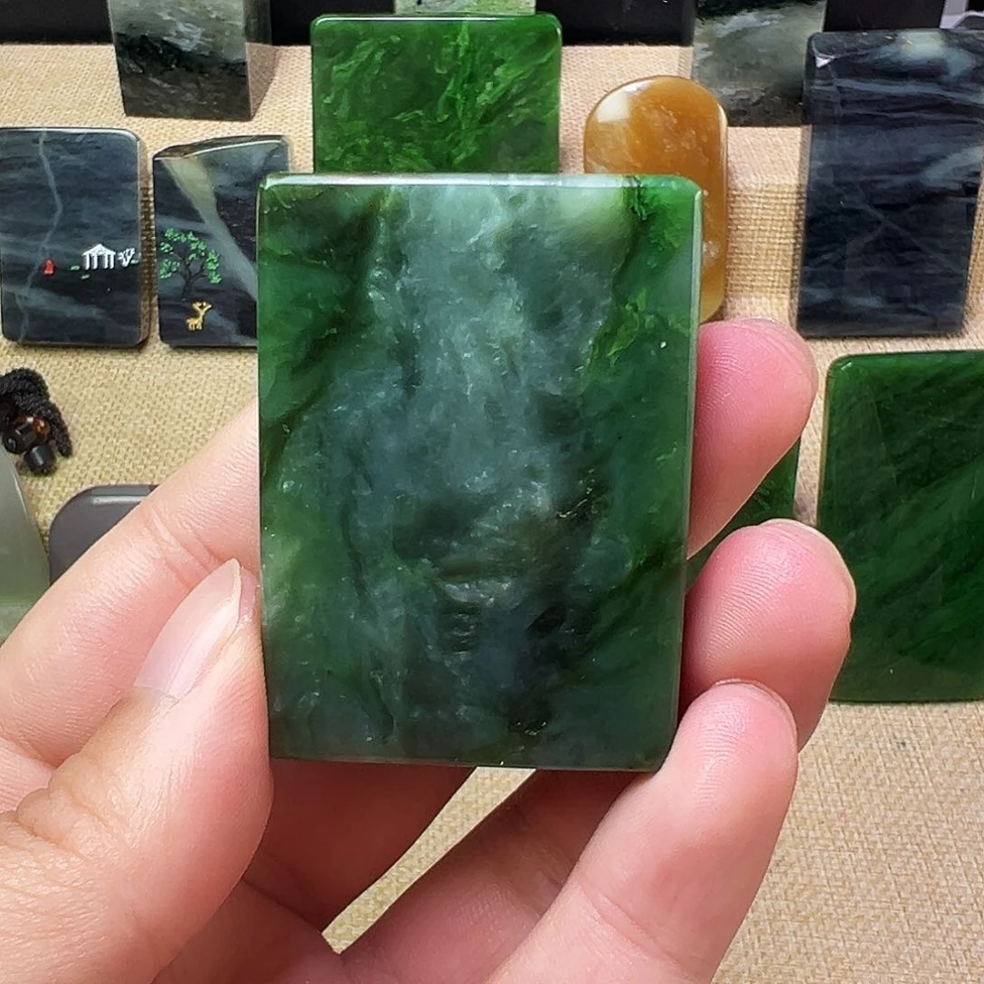 和田玉（碧玉）颈饰未镶嵌