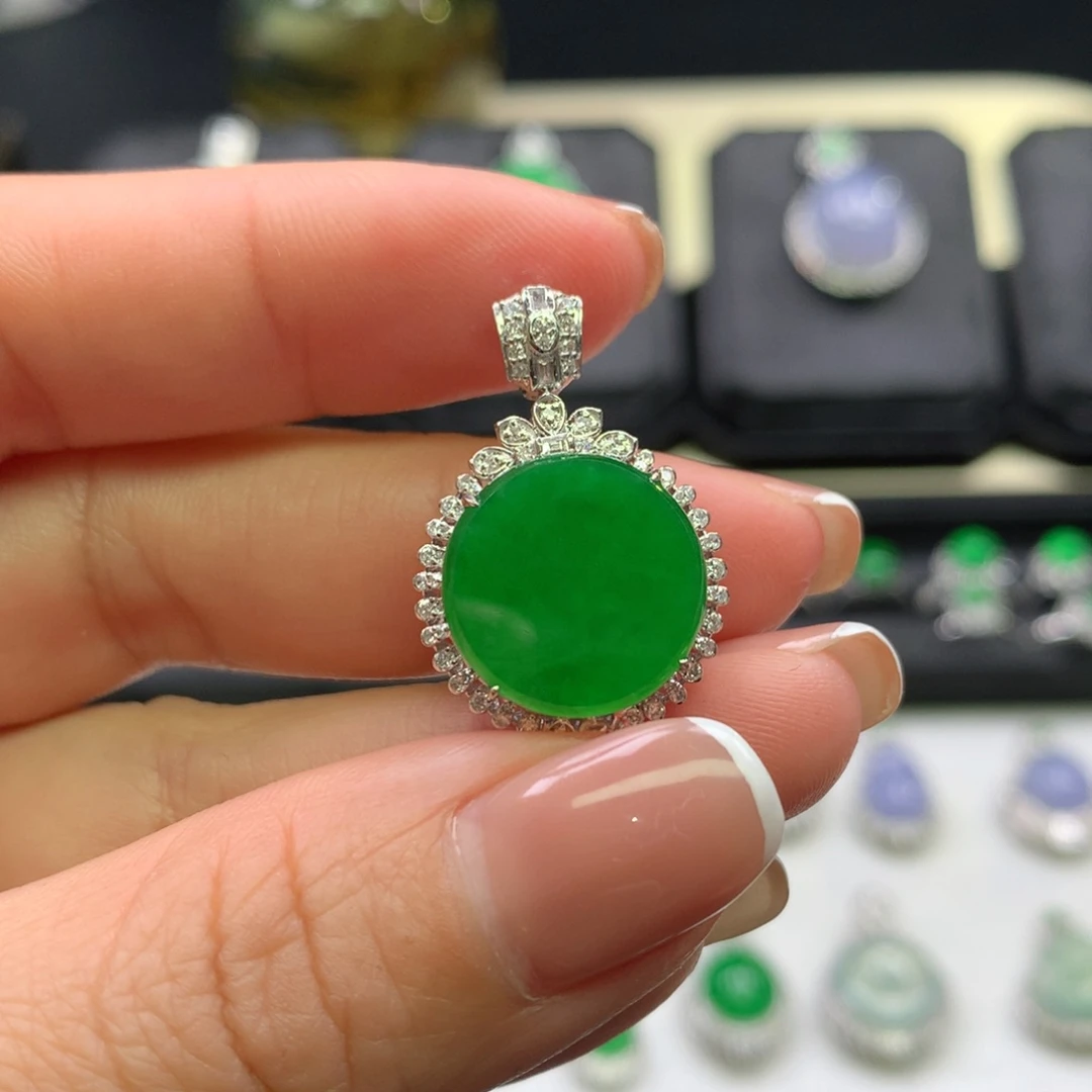 翡翠吊坠(不含链)18K金镶嵌