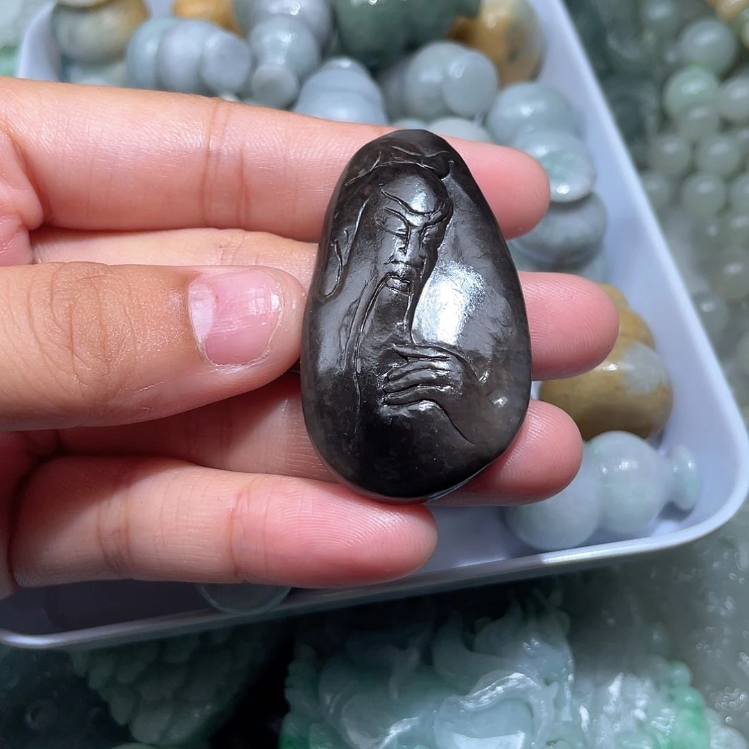 颈饰未镶嵌和田玉（糖玉）