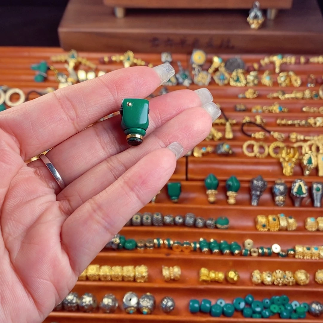 D***r柏香籽/百香籽吊坠