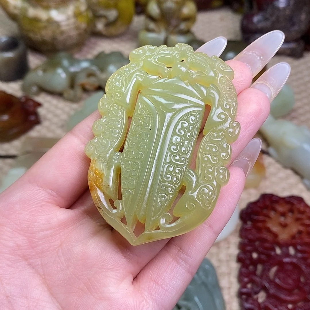 未镶嵌蛇纹石玉颈饰