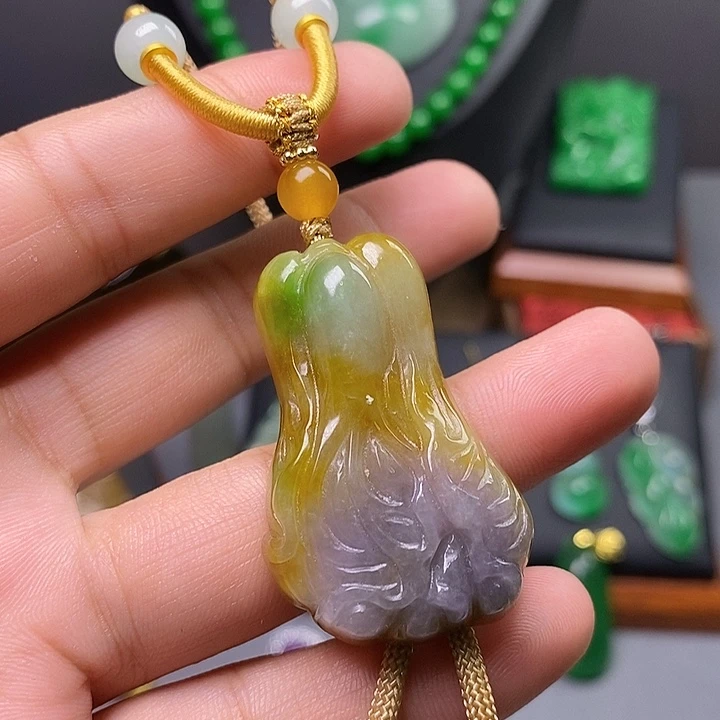 吊坠(赠链)未镶嵌翡翠