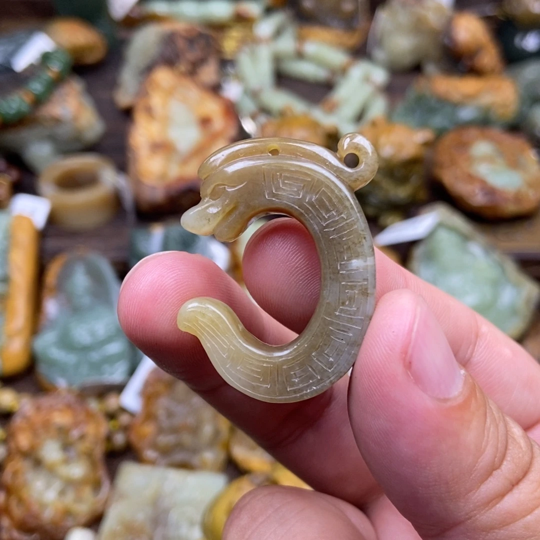 未镶嵌岫岩老玉（透闪石质玉）珠宝奇石