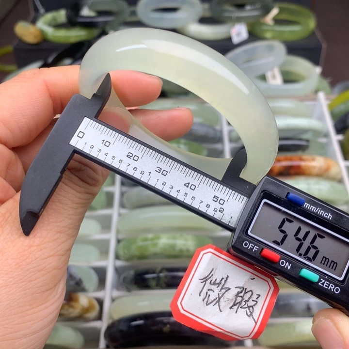 蛇纹石玉未镶嵌手镯673