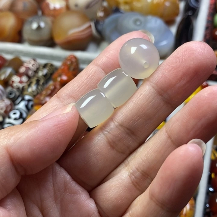 玛瑙/玉髓未镶嵌珠宝半成品白色配珠3个