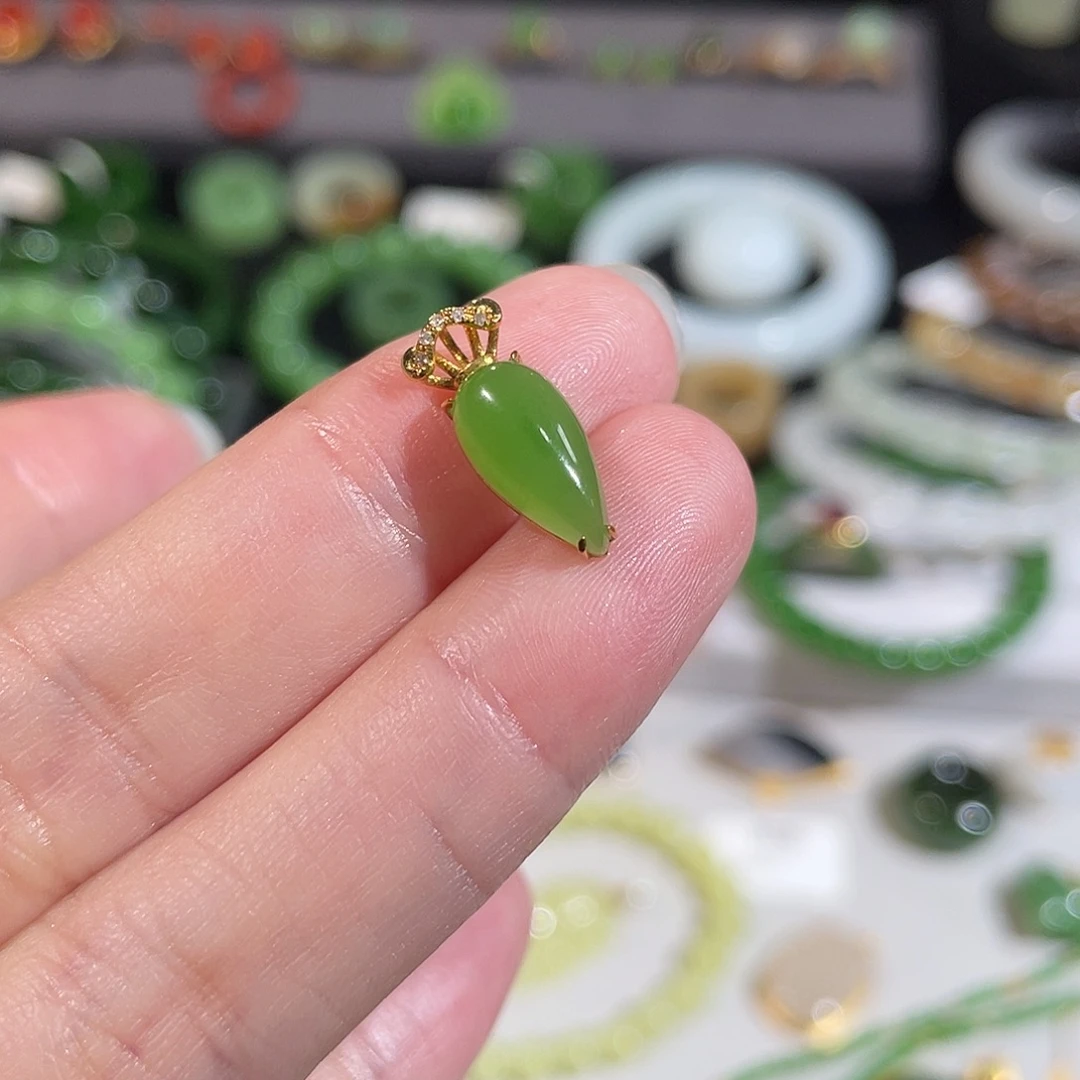 和田玉（碧玉）18K金镶嵌颈饰