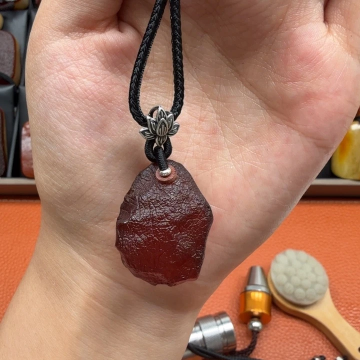 蜜蜡未镶嵌吊坠(赠链)