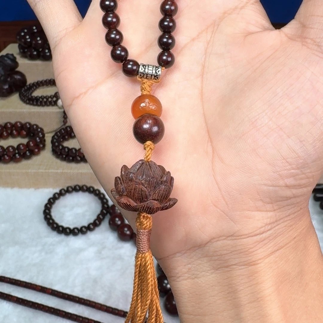 檀香紫檀（小叶紫檀）莲花车挂件