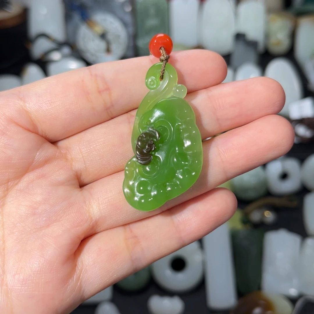 吊坠(赠链)未镶嵌和田玉