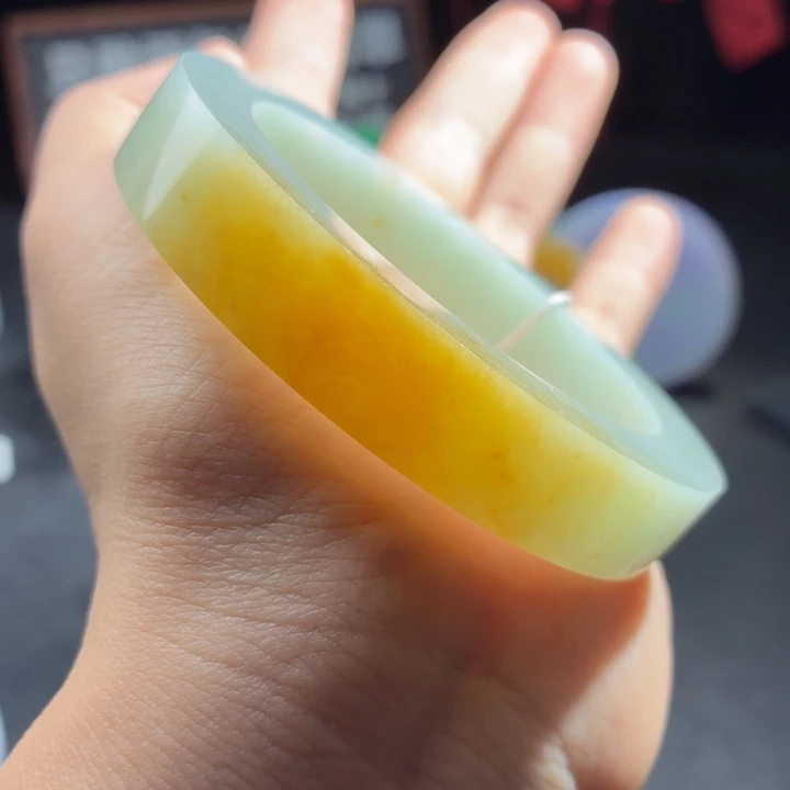 定制翡翠未镶嵌翡翠手镯