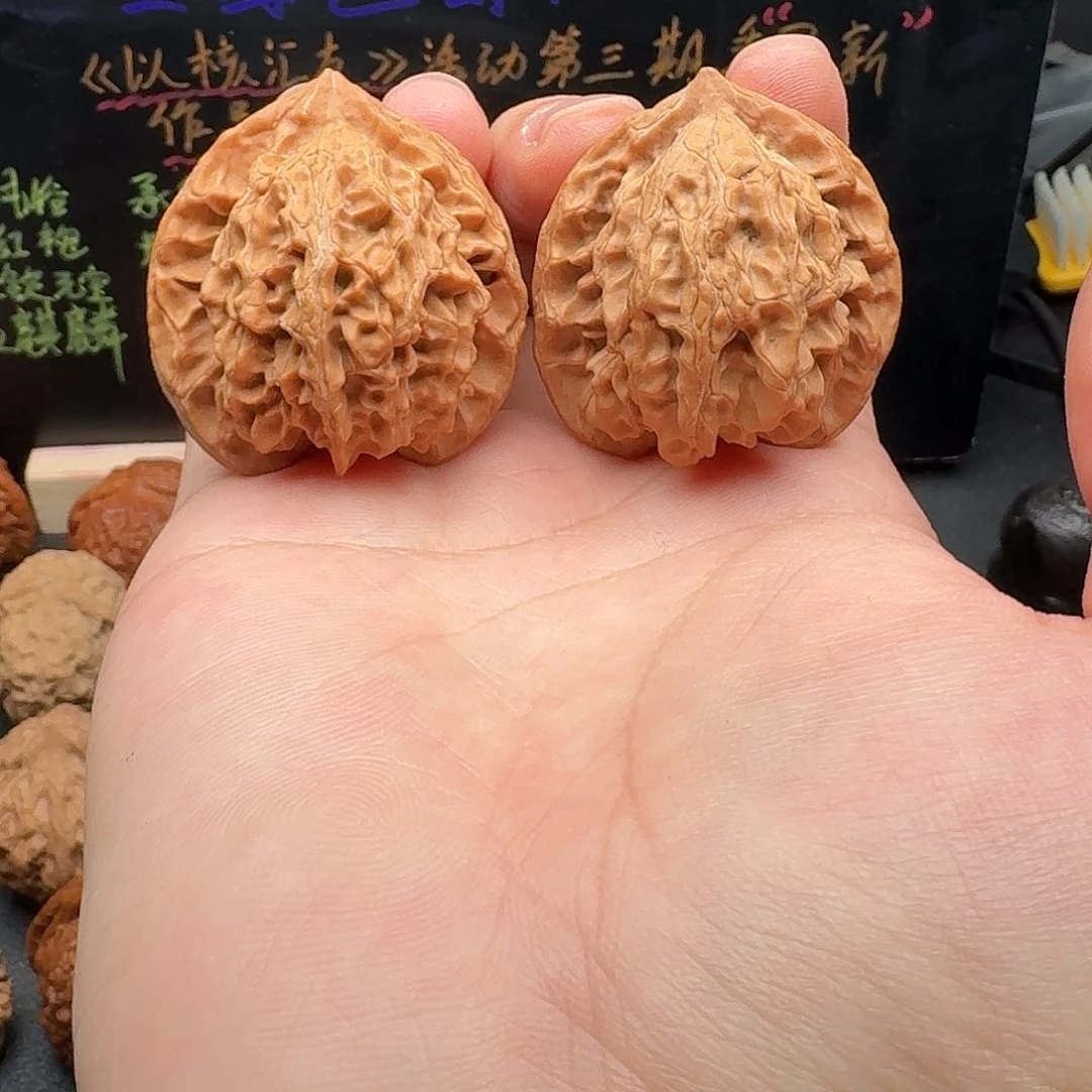 38盘山公子帽文玩核桃