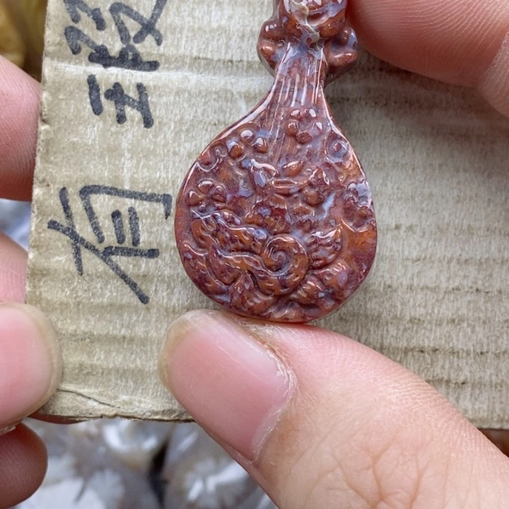 颈饰未镶嵌硅化珊瑚（珊瑚玉）石*小