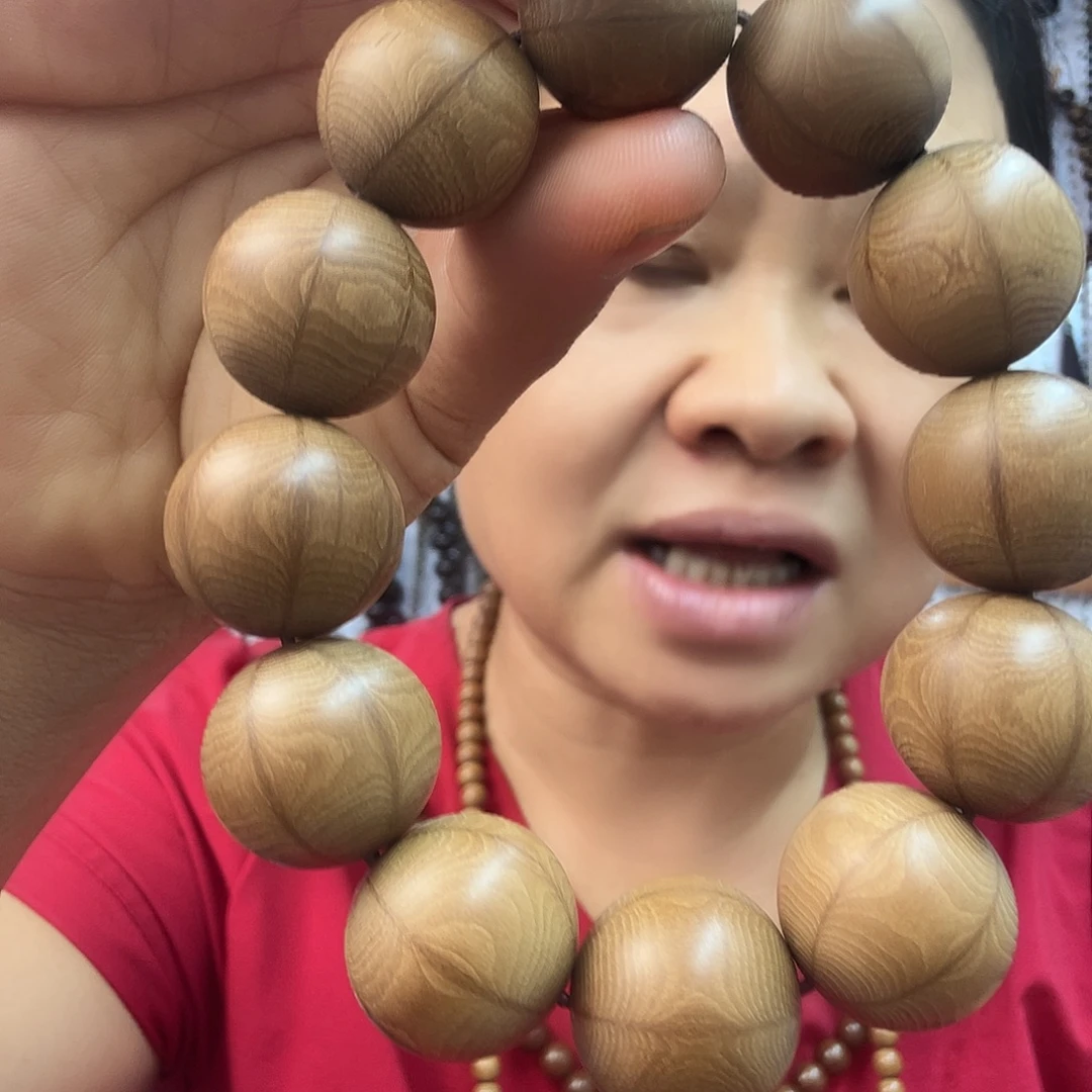 扇子2.0的12粒的手串