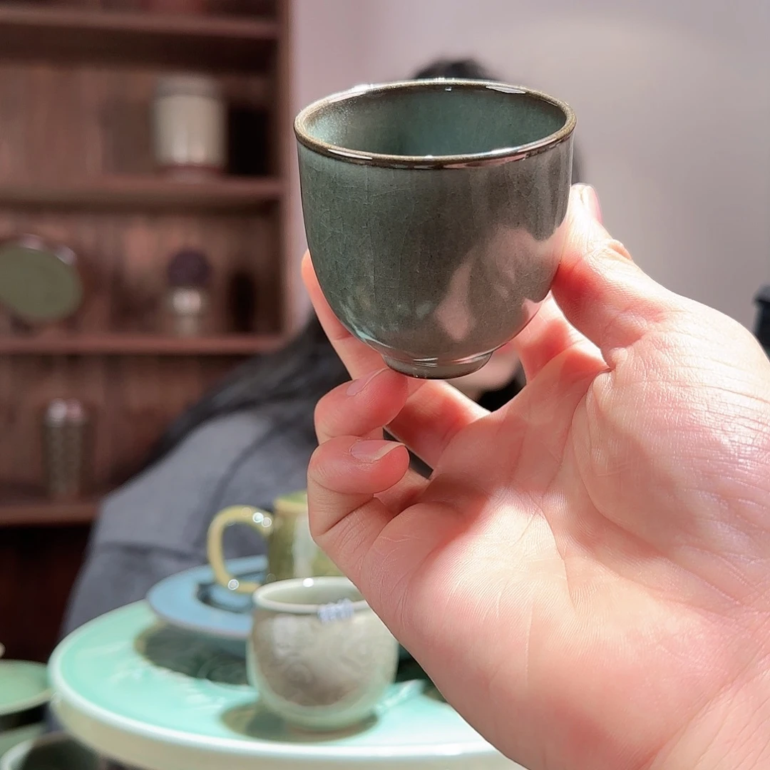 铁胎墨青釉手工杯