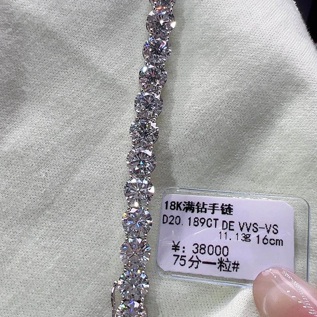实验室培育钻石颈饰18K金镶嵌单颗75份，网球款手链