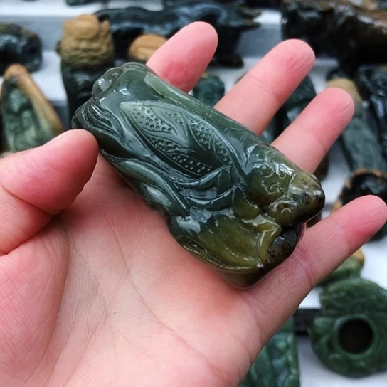 未镶嵌岫岩河磨玉（透闪石质玉）把件@**@