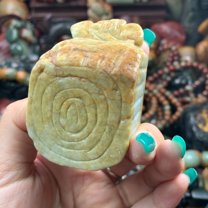 岫岩河磨玉（透闪石质玉）把件未镶嵌