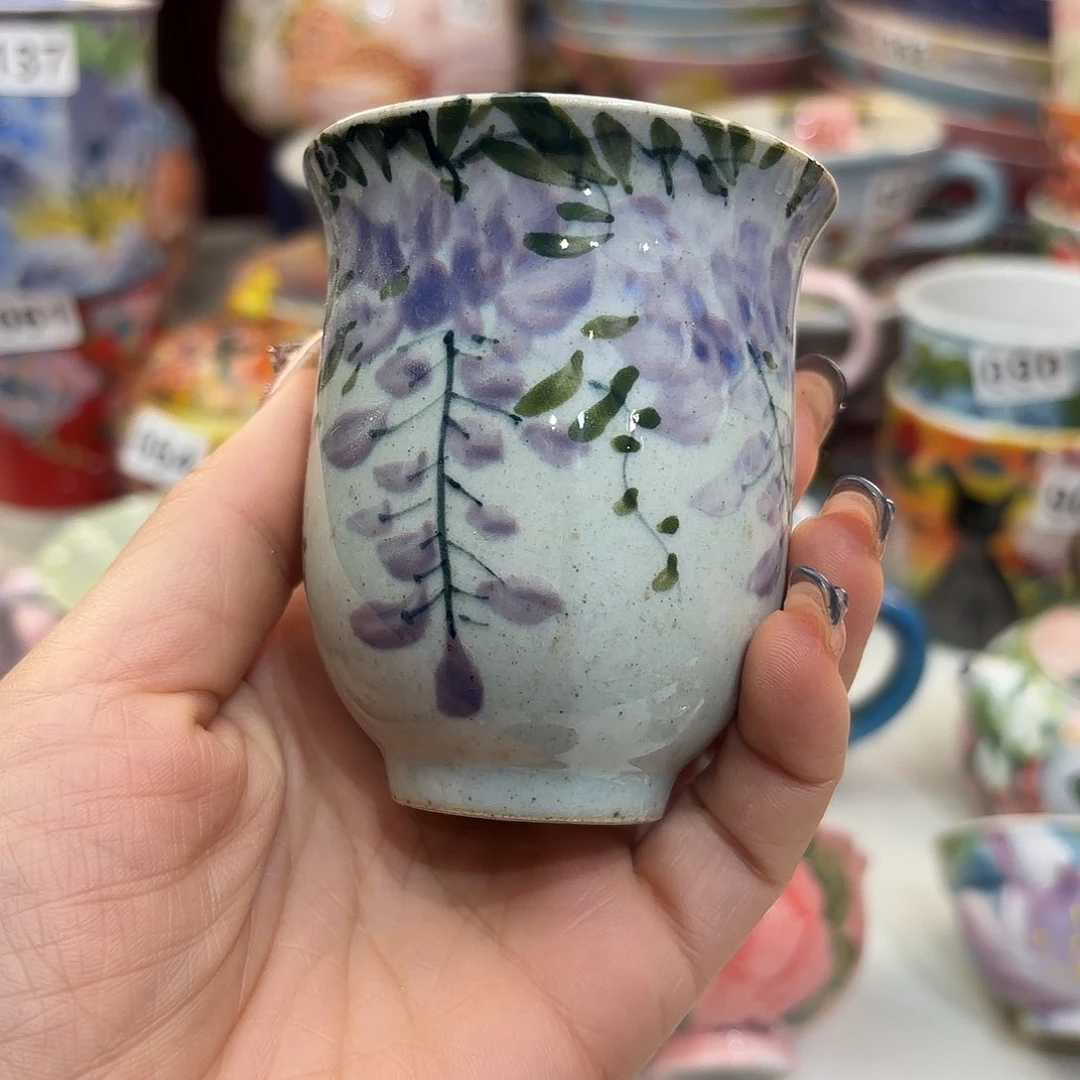 瓷片在这里我们看到许多年轻