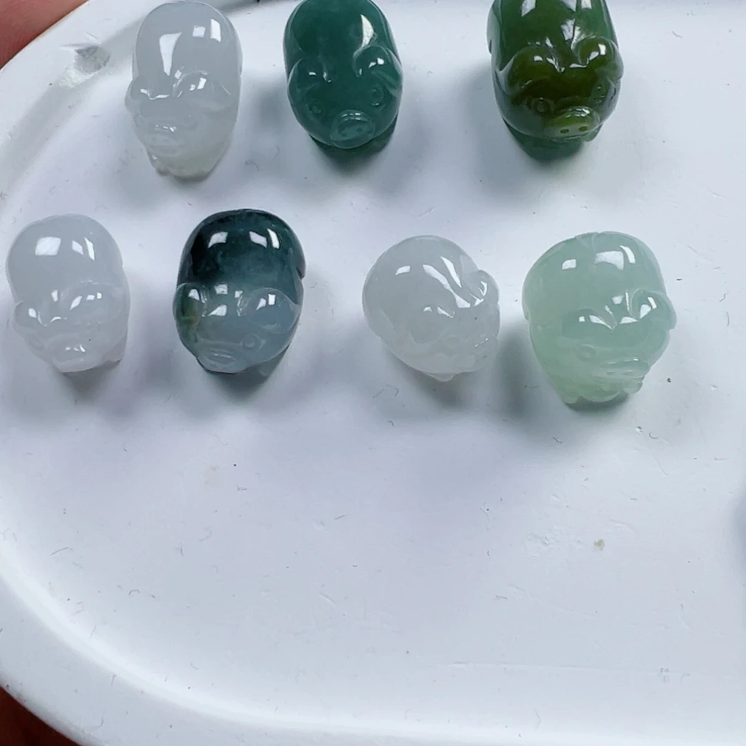 翡翠散珠大肥猪一个可挑。多样性发货
