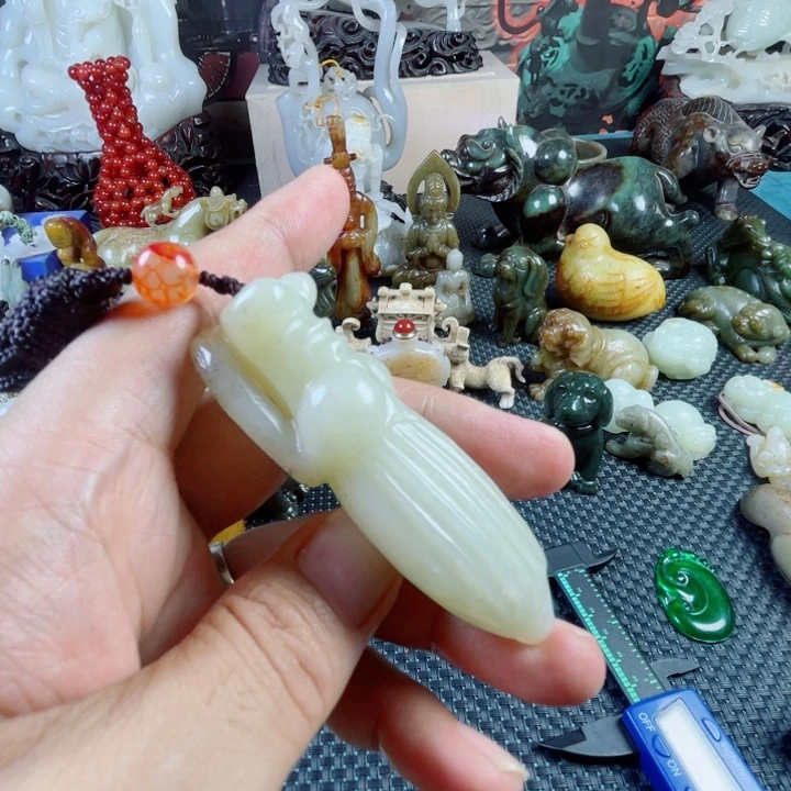 颈饰未镶嵌和田玉